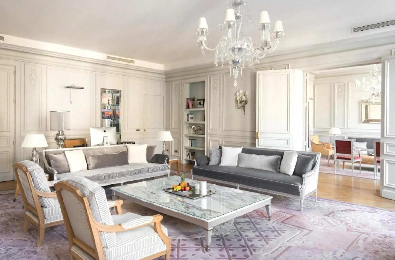 Apartment Lamberti contacts